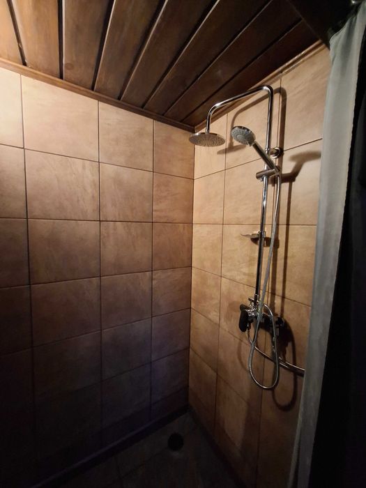 Przytulny drewniany domek + SAUNA nad jeziorem