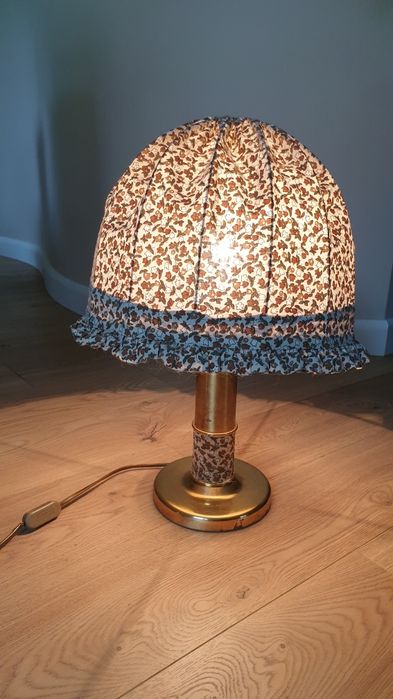 Lampa stojąca stołowa