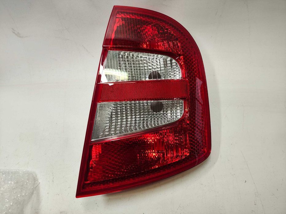 Lampa prawy tył lewa tylna Skoda Fabia I hatchback HB NOWA HELLA