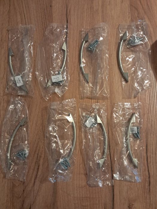 8 Puxadores  NOVOS Leroy
