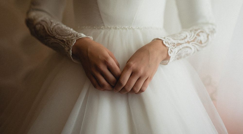 Весільна   сукня    .