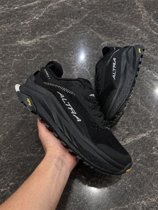Нові кросівки altra olympus 6