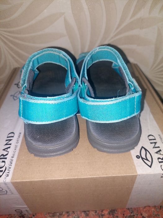 Продам дитячі босоніжки ,Jack Wolfskin. 35 розмір устілка 22.2 ст