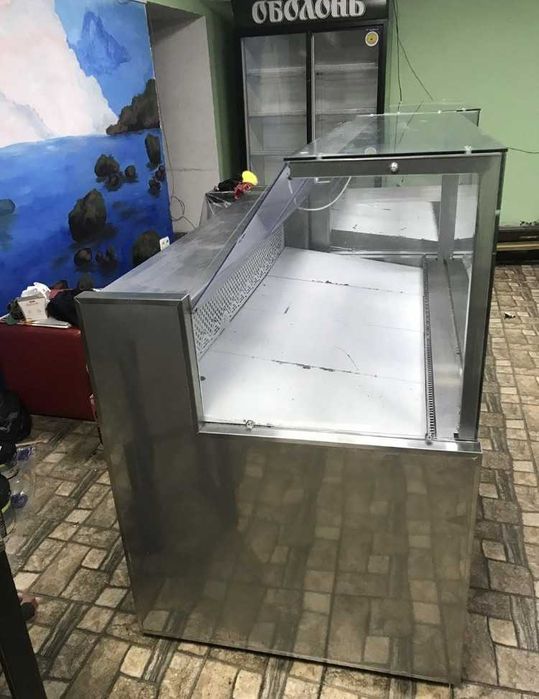 Холодильна вітрина куб 1.5 метра