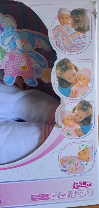 Boneca nova  diz mama entre outras coisas