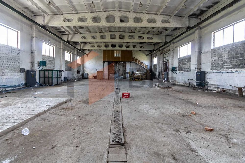 Приміщення 1000 м2  в с. Старий Лисець, за вул. Лисецька