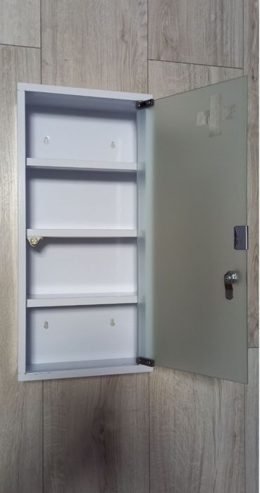 Apteczka z półkami, szafka metalowa