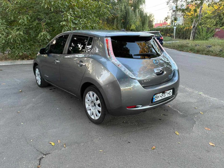 Nissan Leaf 2015 продам