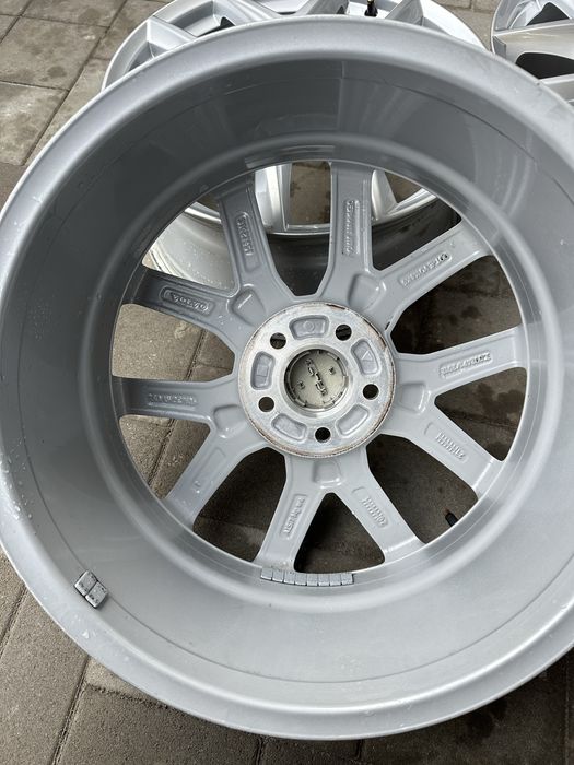 Диски литі оригіна Volvo 5/108/18