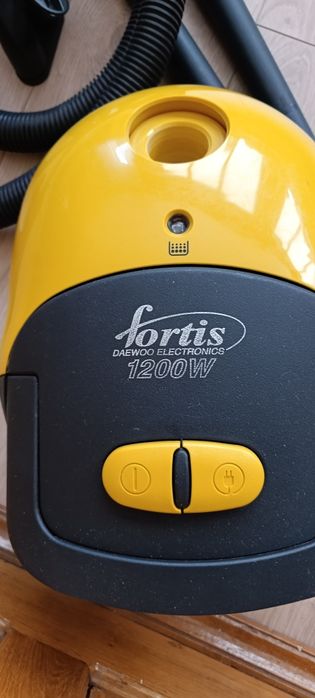 Пилосос Fortis 1200W