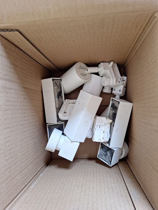 Calhas de Iluminação com Projetores Philips – Usadas