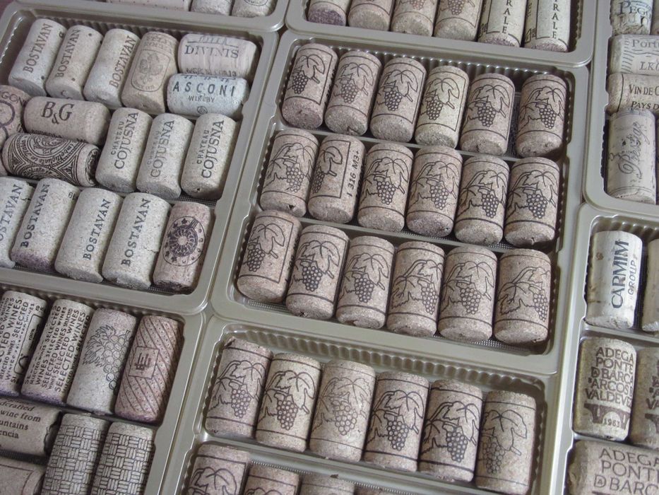 Korki z butelek - 252 sztuki .