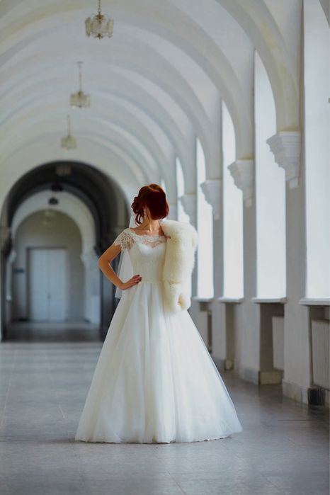 Весільна сукня + кільця в ПОДАРУНОК