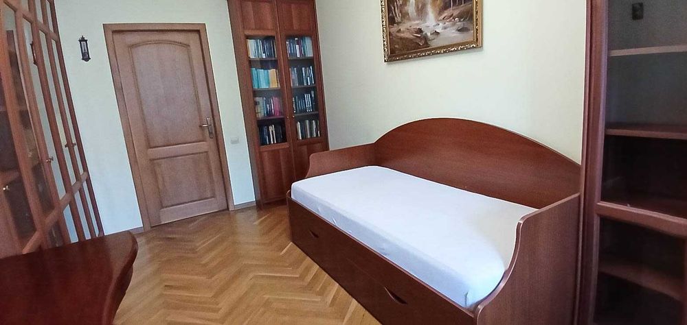 Оренда 3 кімнатної квартири, бульвар Лесі Українки, С.М. "Печерська"