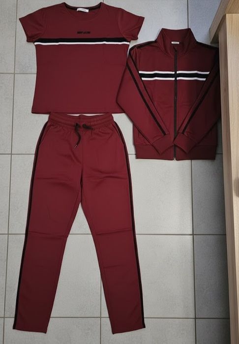 Жіночий спортивний костюм