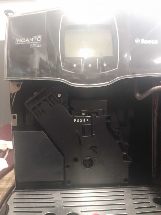 Maquina café Saeco Incanto ou Krups automatica.