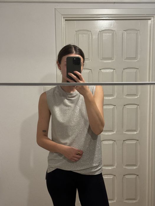 Topshop srebrna bluzka bez rękawków 34 XS ze srebrną nitką Arket