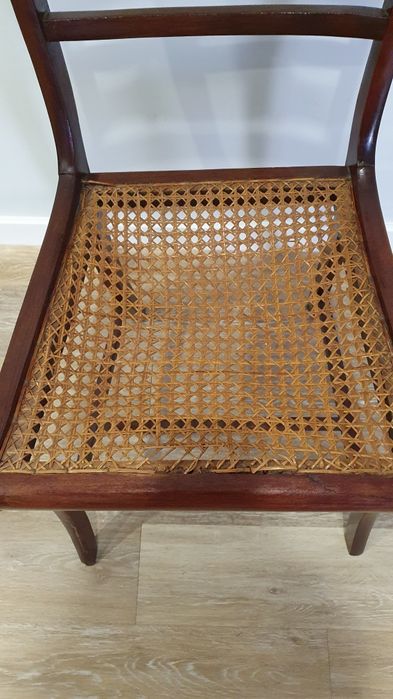 Cadeira antiga para restaurar