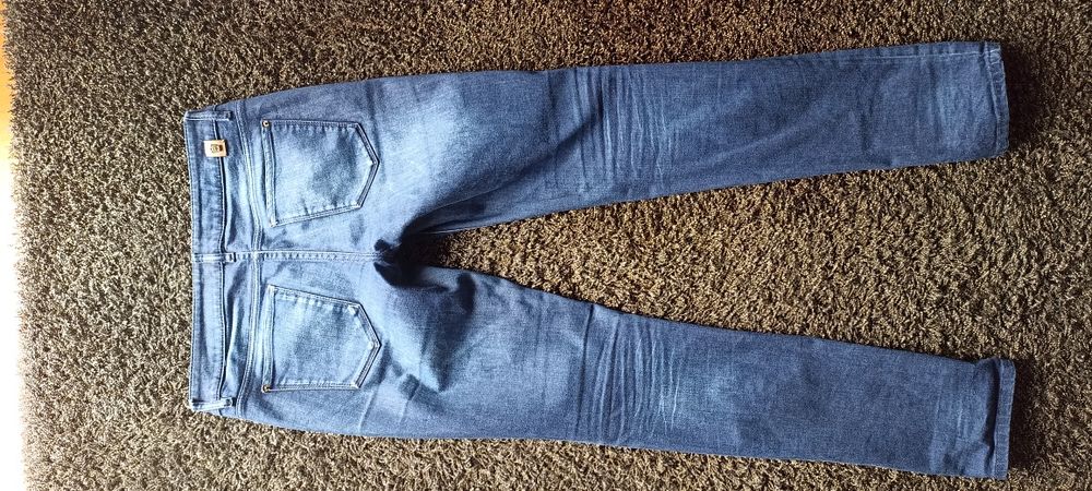 Calças ganga Slim fit Massimo Dutti, tamanho 36 só 7€