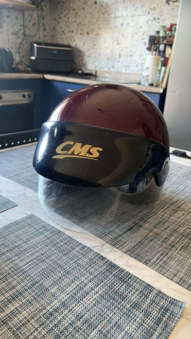Capacete CMS vermelho
