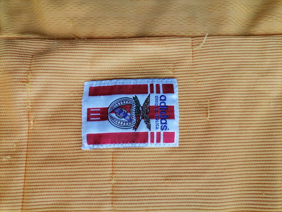 Emoldurar EUSÉBIO Camisola Autografada Ano 2000 (Autenticidade)