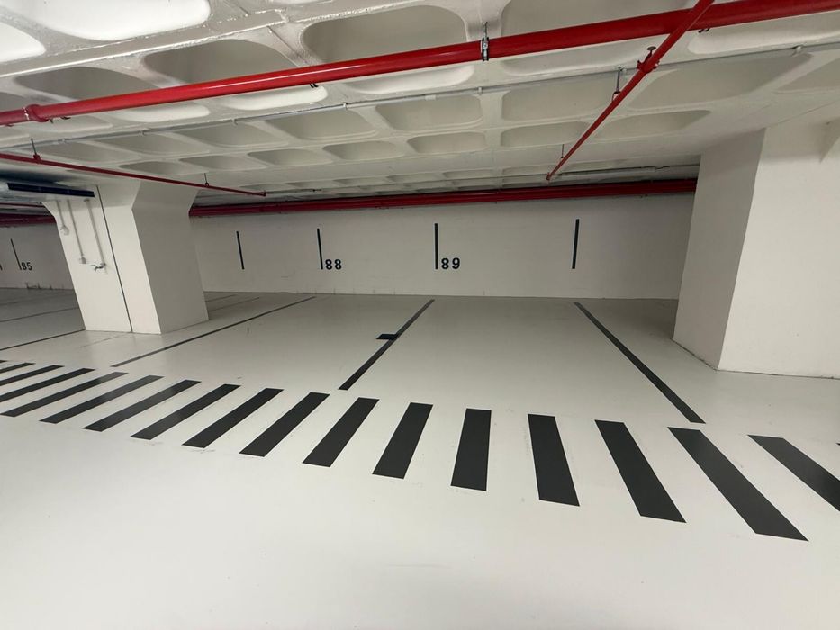 Vendo lugar de garagem na Avenida 5 de Outubro