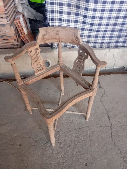 Vendo cadeirão muito bom estado bonito