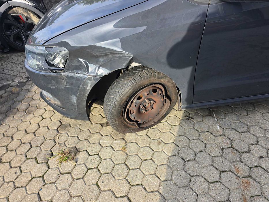 Vw Polo  1.0.benz Posiadam  inne  auta  z  włoch  całe  i uszkodzone