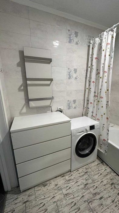 V Заїжджай і живи! 1К квартира на Щасливому з технікою