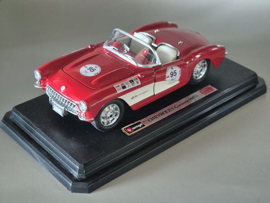 Chevrolet Corvette 1957, Escala 1/24 BURAGO