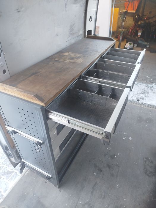 Zabudowa warsztatowa bott