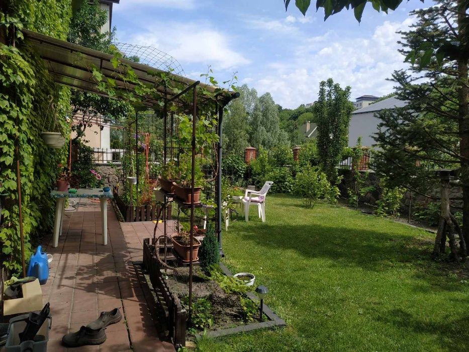 Продам дом с ремонтом. Киев, Голосеево, кризисная цена, без % свой