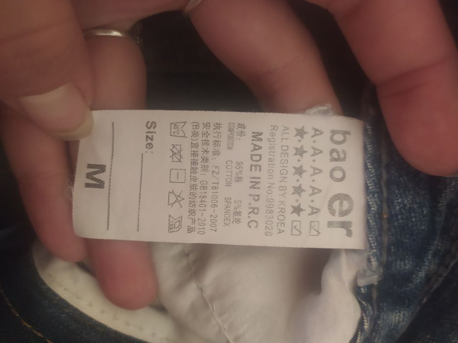 Продам джинсовые шорты
