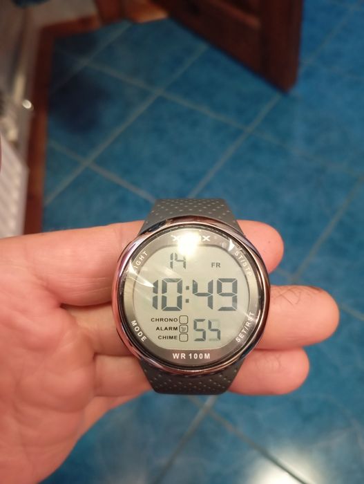 Продам часы наручные