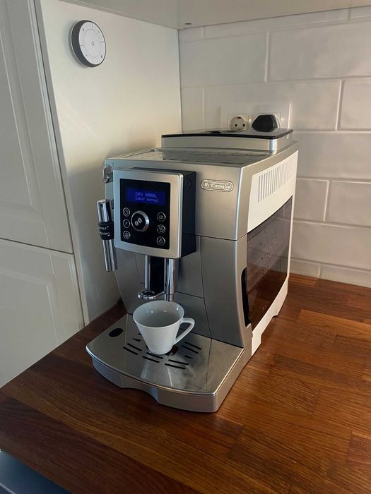 Máquina de Café Delonghi - Grão, moído e cappuccino