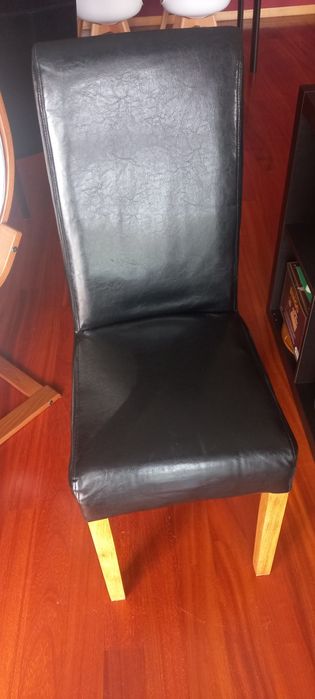 Cadeiras Sala Jantar óptimas a nível de Estrutura.