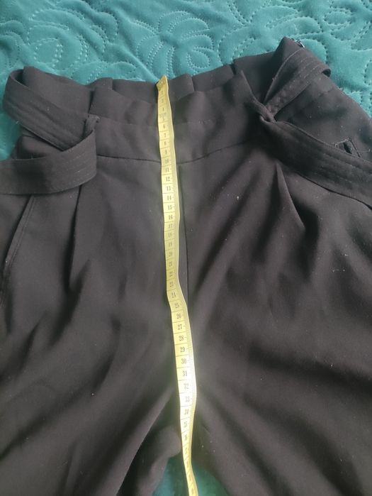 Czarne spodnie Stradivarius