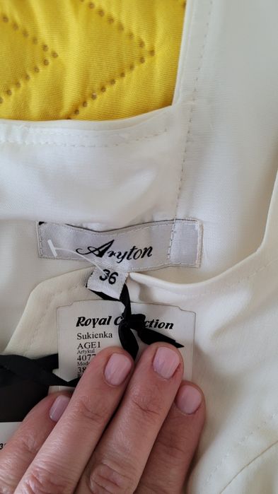 Nowa kremowa sukienka Aryton rozm 36