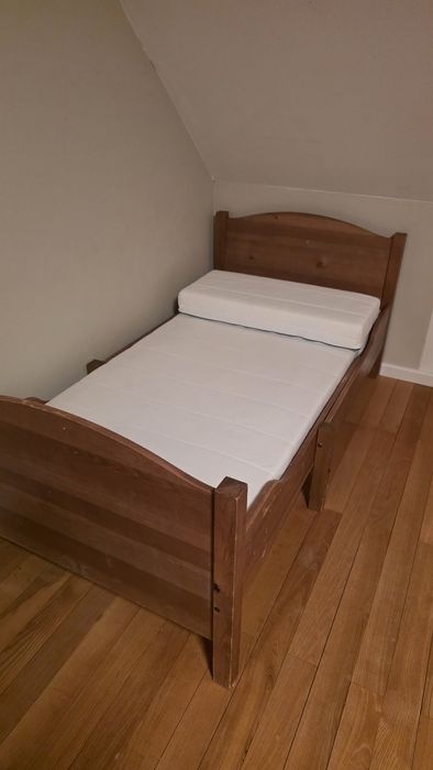 Łóżko drewniane Ikea + materac