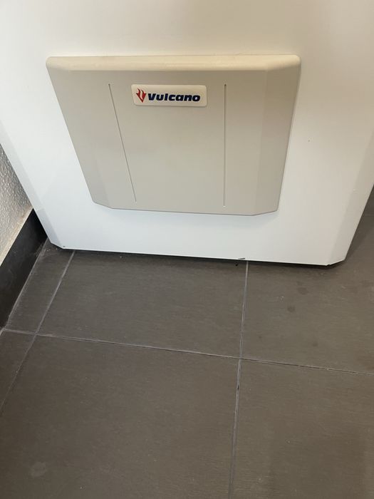 Caldeira e deposito de agua da marca Vulcano