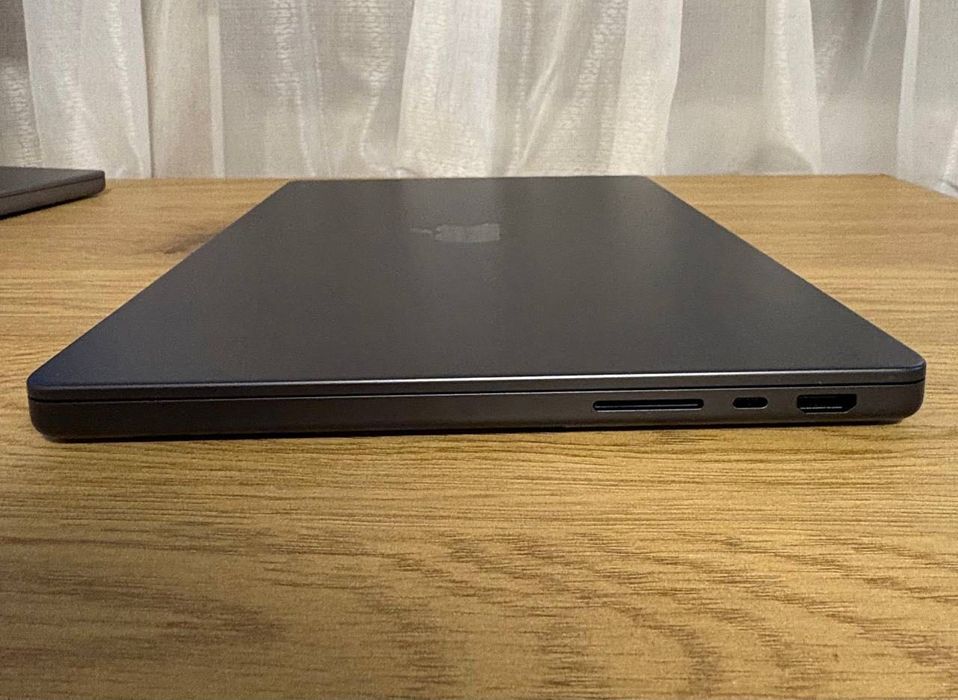MacBook Pro 14" Space Black Late 2023 M3pro,36gb,512ssd