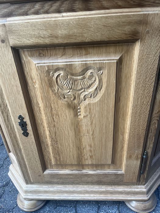 Witryna dębowa narożna