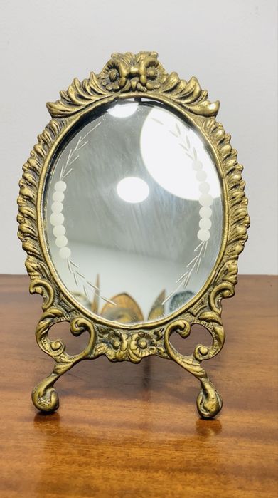 Espelho de mesa.