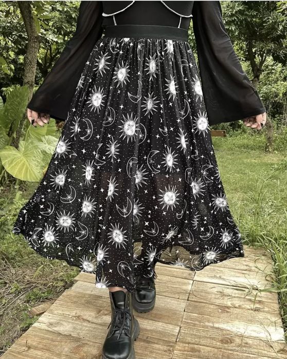 Чорно-біла міді спідниця в готичному стилі принт сонце і місяць