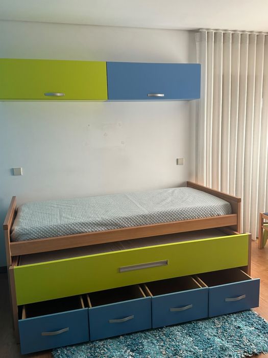 Quarto para Criança Completo com Duas Camas (Pouco Uso) – Estrutura Robusta  e Baú