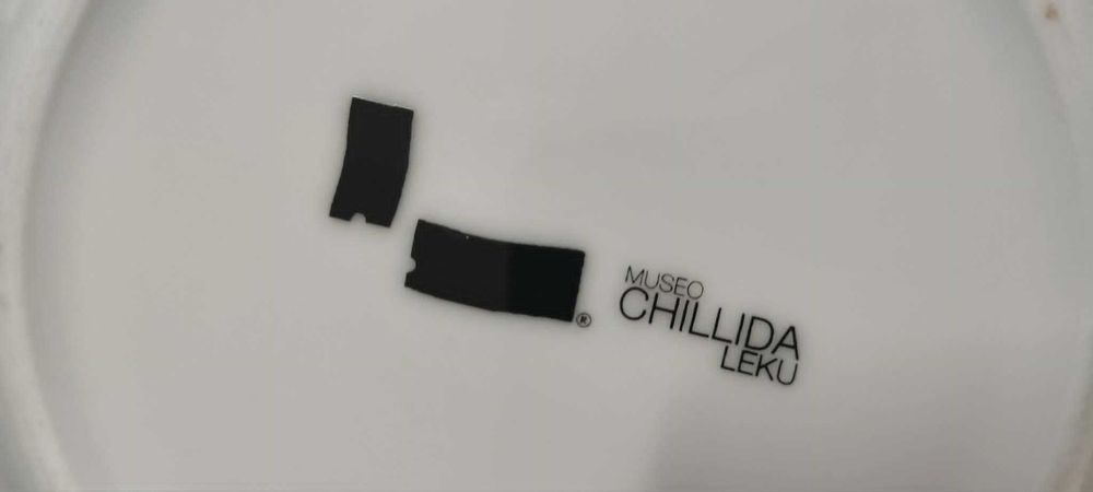 6 + 6 pratos em porcelana com design contemporâneo do Museo Chillida Leku