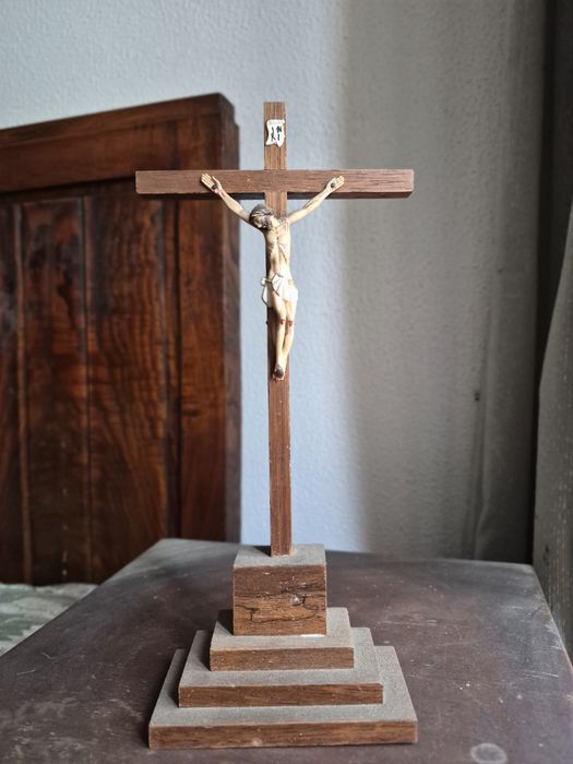 Crucifixo de madeira