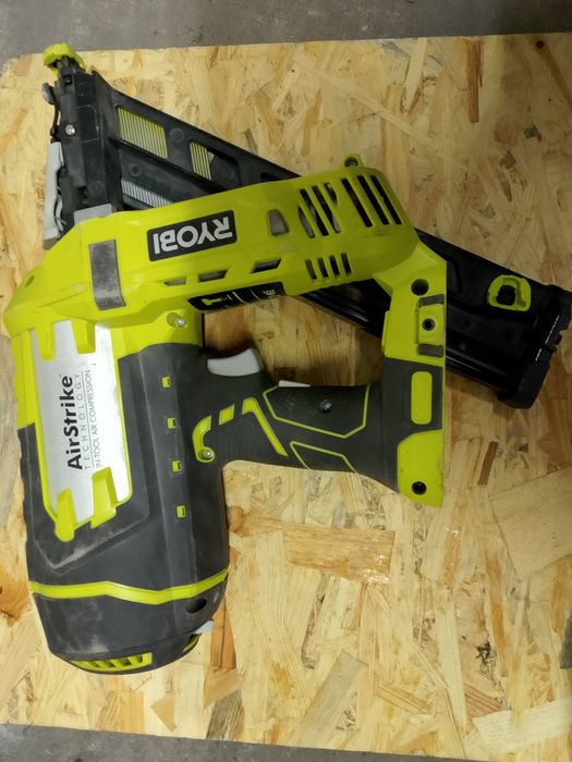 Gwoździarka akumulatorowa