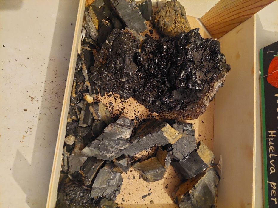 Minerais: lote carvão natural