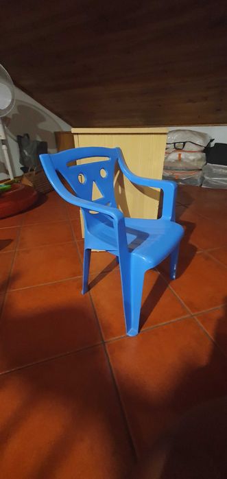 Banco de criança em plástico